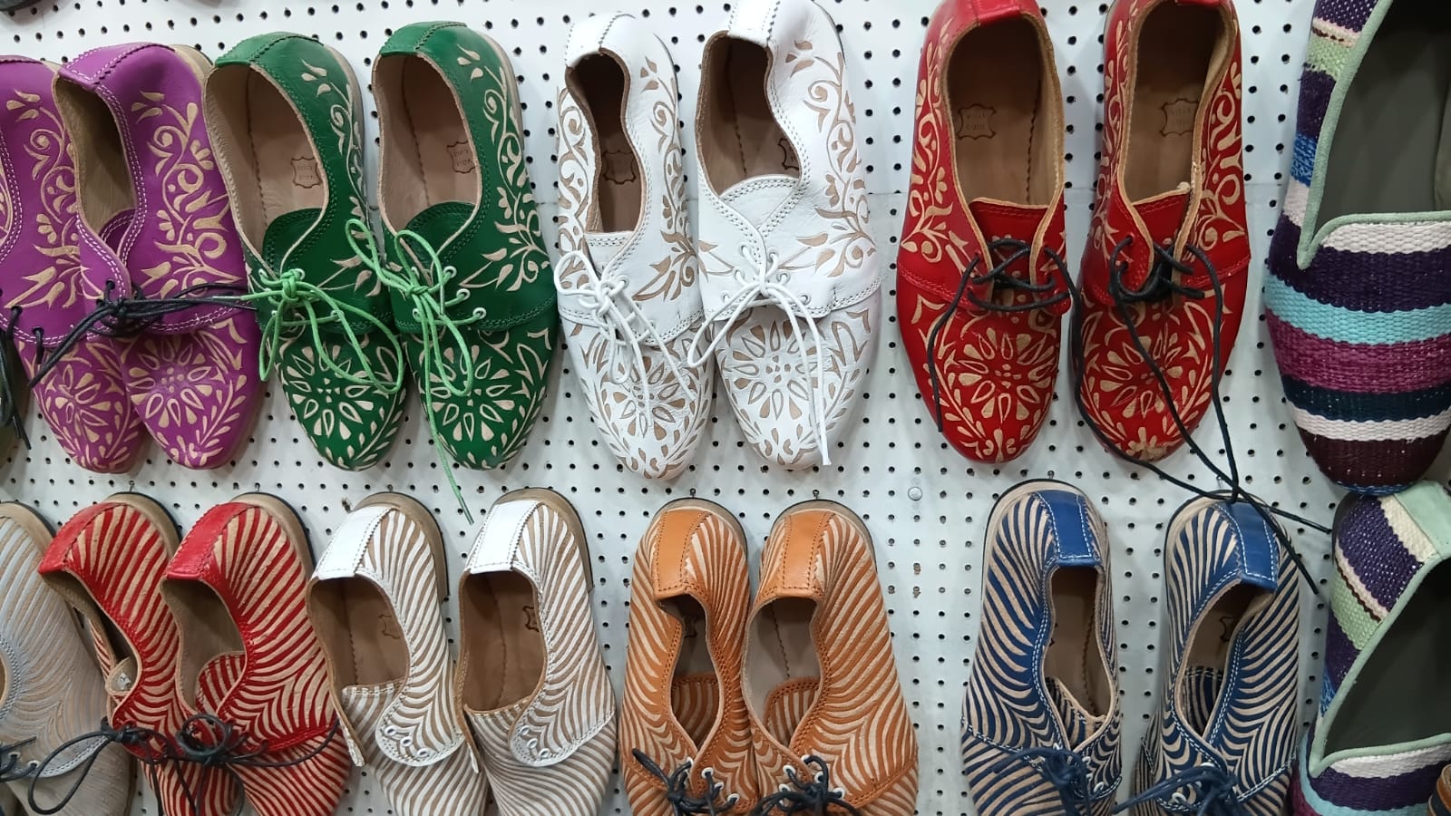 Hand-embossed leather oxford shoes in vibrant colors
